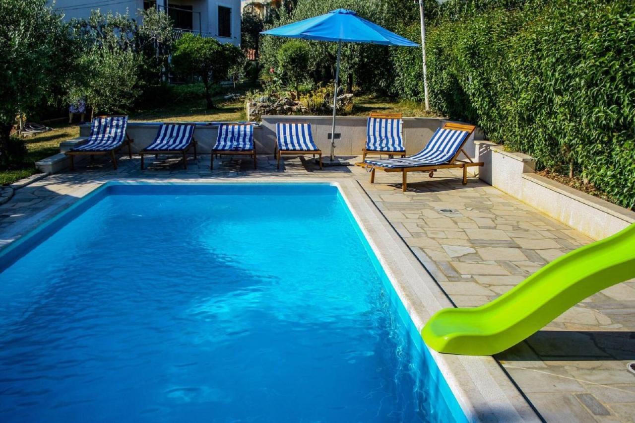 Apartments With A Swimming Pool Pula - 7356 Exterior foto